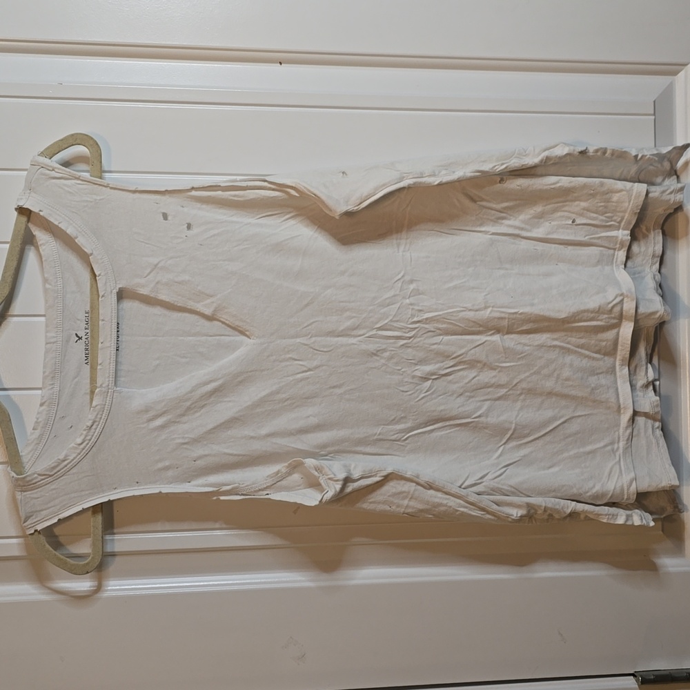 American Eagle Distressed Skeeveless Top Xl